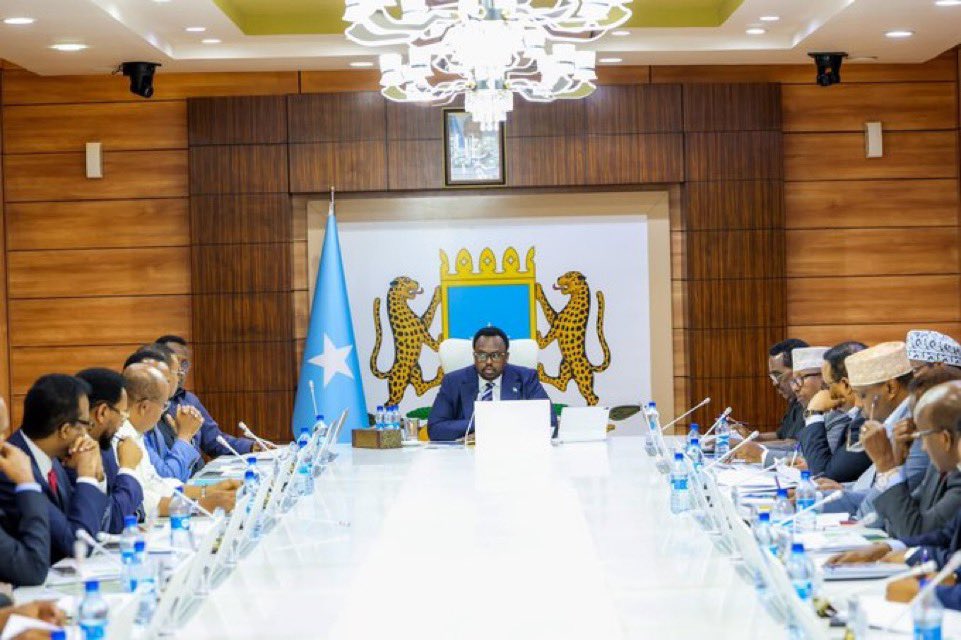 Mahamedaadam2's tweet photo. Dowladda Federal ka ah ee Somalia oo burisay dhammaan Heshiisyadii u dhexeeyey Somalia iyo Dowladda Isutagga Imaaraadka Carabta.

#HIGHLIGHT https://t.co/PcUhftOXBV