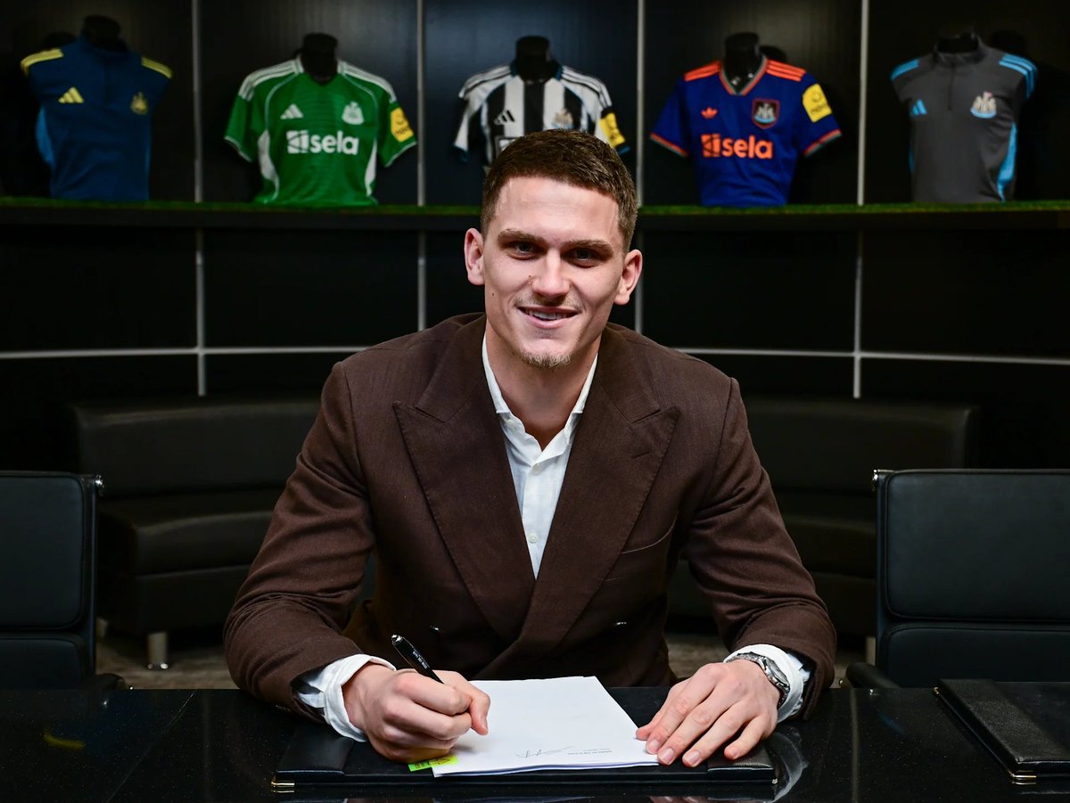 Sven Botman has signed a new Newcastle contract keeping him at the club until 2030. One of sporting director's Ross Wilson's key priorities since joining.✍️

🗣️ Botman: "I’ve grown as a person and as a player here and I feel like I have so much more to give in the long term."