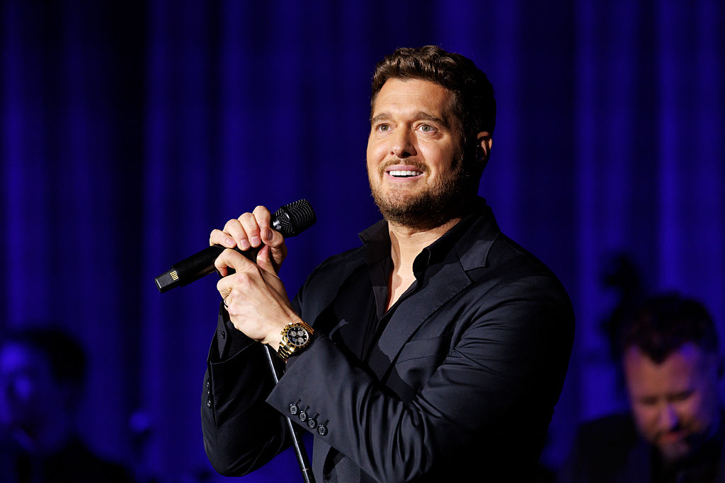 thepeakfm's tweet image. Michael Bublé on the Greatest Song He’s Ever Recorded and Working With His Idols [WATCH]: bit.ly/3LD2mpk

#MerryChristmas #MichaelBuble #Buble #TheVoice #Christmas