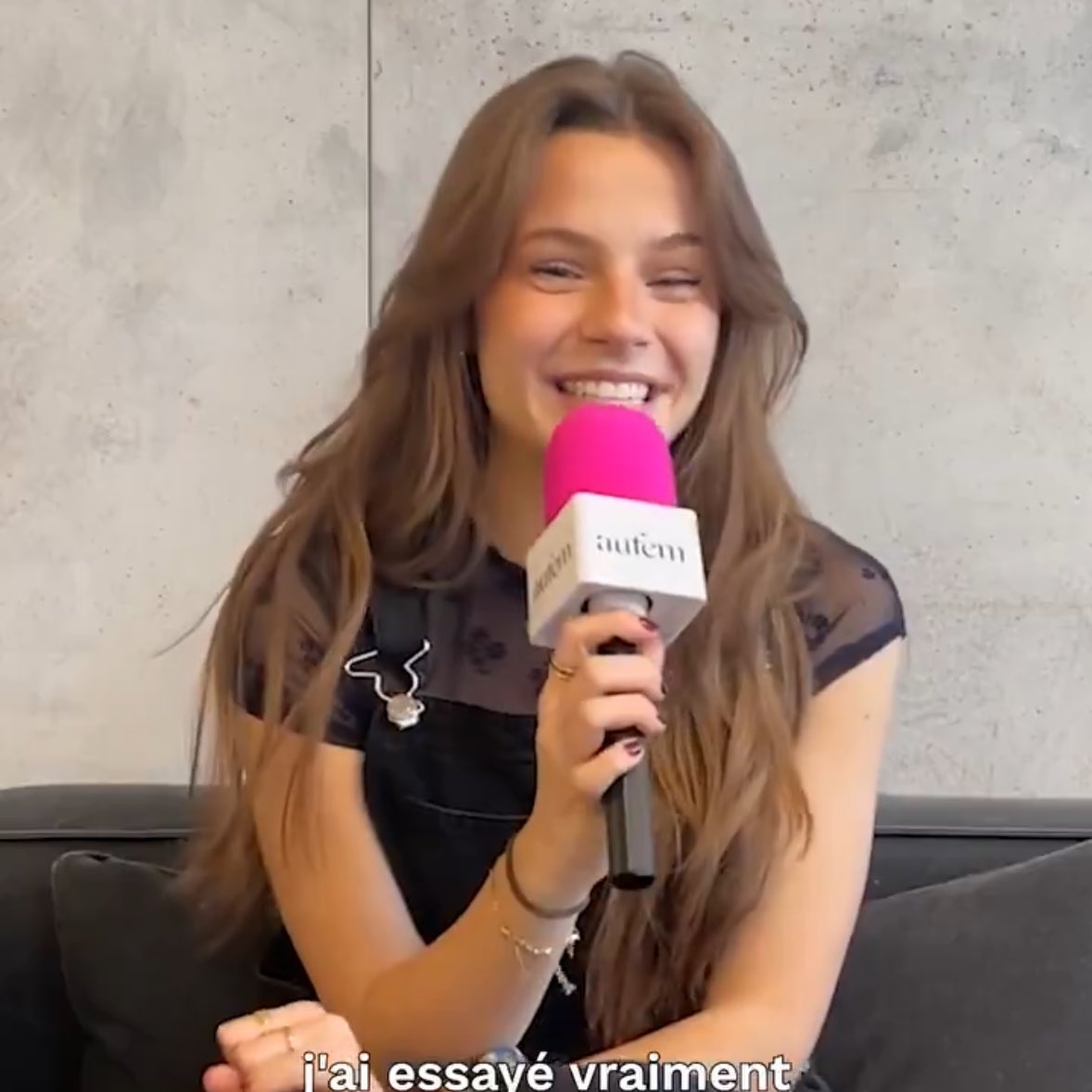 Aurelielfbr's tweet photo. On en parle de sa beauté, la façon dont elle est totalement détendu dans les interview, elle est vraiment elle. Toujours souriante, altruiste, fidèle à ses valeurs. Celle qu’on a toujours connu et aimer. Hâte de la suite, qui s’annonce incroyable pour elle. #StarAcademy https://t.co/EqEFVVOgRY