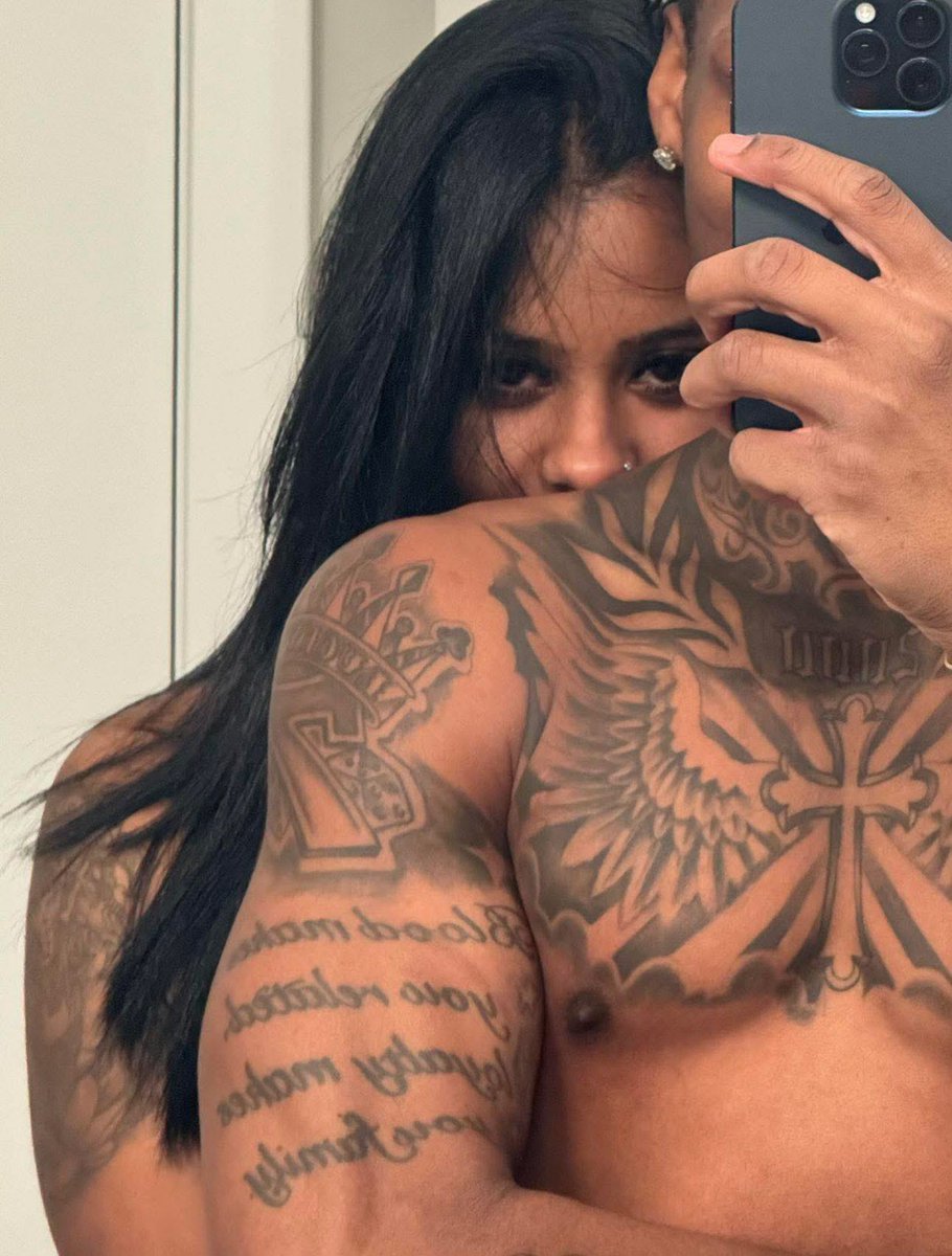 _alinoman's tweet image. this is how ima pop out with my girl then log off