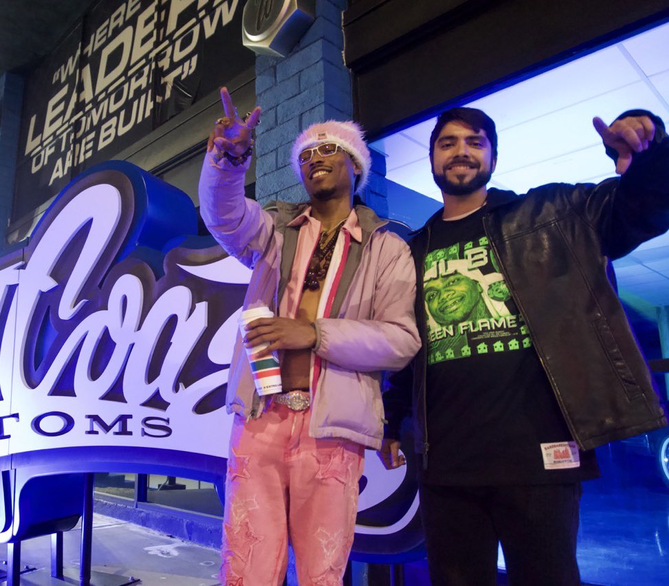 BasedLazerynth's tweet photo. “Where Leaders Of Tomorrow Are Built” - West Coast Customs 

*EXTREMELY RARE PHOTOGRAPH* https://t.co/nfubXZ1Odn