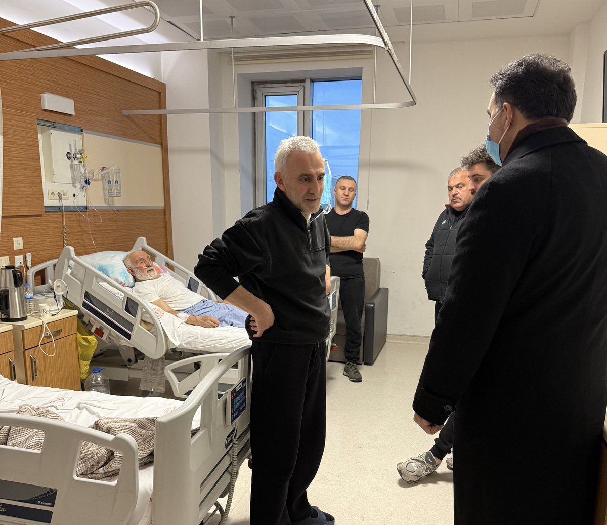 Hibrahimkursun's tweet image. Kıymetli komşularımız Kaya Akpınar, Ömer Karabayır, Kemal Acar ve Salim Keskin’i tedavi gördükleri hastanede ziyaret ederek geçmiş olsun dileklerimizi ilettik. 

Rabbim kendilerine ve tüm şifa bekleyen hastalarımıza en kısa zamanda sağlık ve afiyet nasip etsin. 🤲