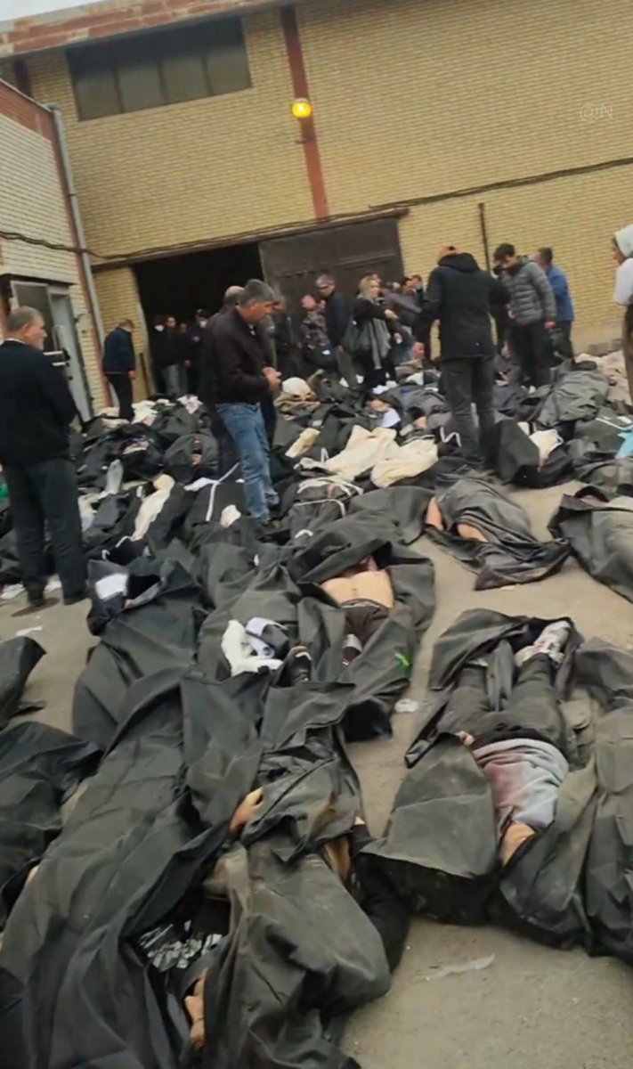 <a href="/ar_khamenei/">الإمام الخامنئي</a> الاستعراض الحقيقي هو استعراض جثث المتظاهريين الايرانيين الذين قتلتهم يوم امس ورميت بجثثهم امام المستشفيات