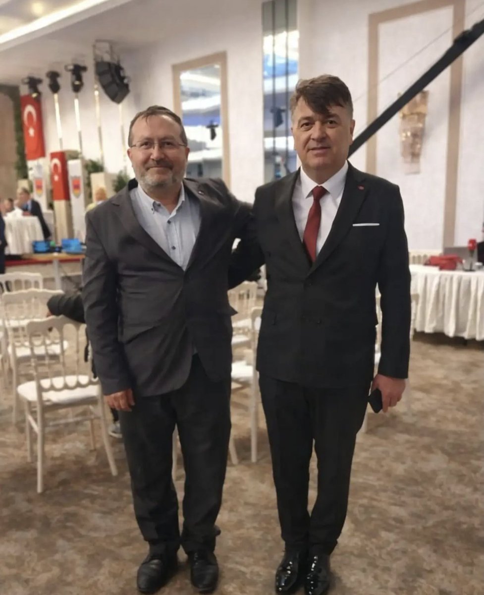 CavlanH_Ibrahim's tweet photo. Afyonkarahisar Şoförler Odası Genel Kurulunda yeniden göreve seçilen Başkan Sayın İbrahim Karataş ve Yönetim Kurulunu şahsım adına tebrik eder, görevlerinde başarılar dilerim.

#SONDAKİKA #afyon #Haber 
#Afyonkarahisar #gündem #SonDakika #sondakikahaber https://t.co/qREwSIoRq2