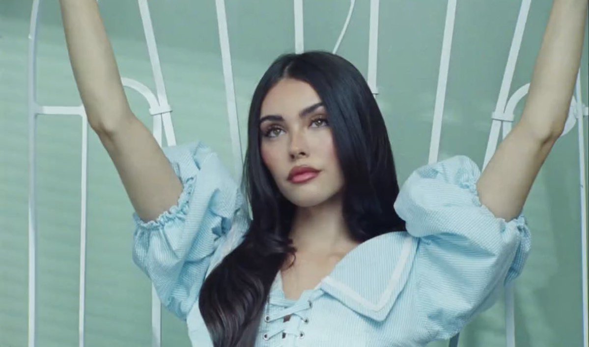 MADISON BEER
BAD ENOUGH
FRIDAY.