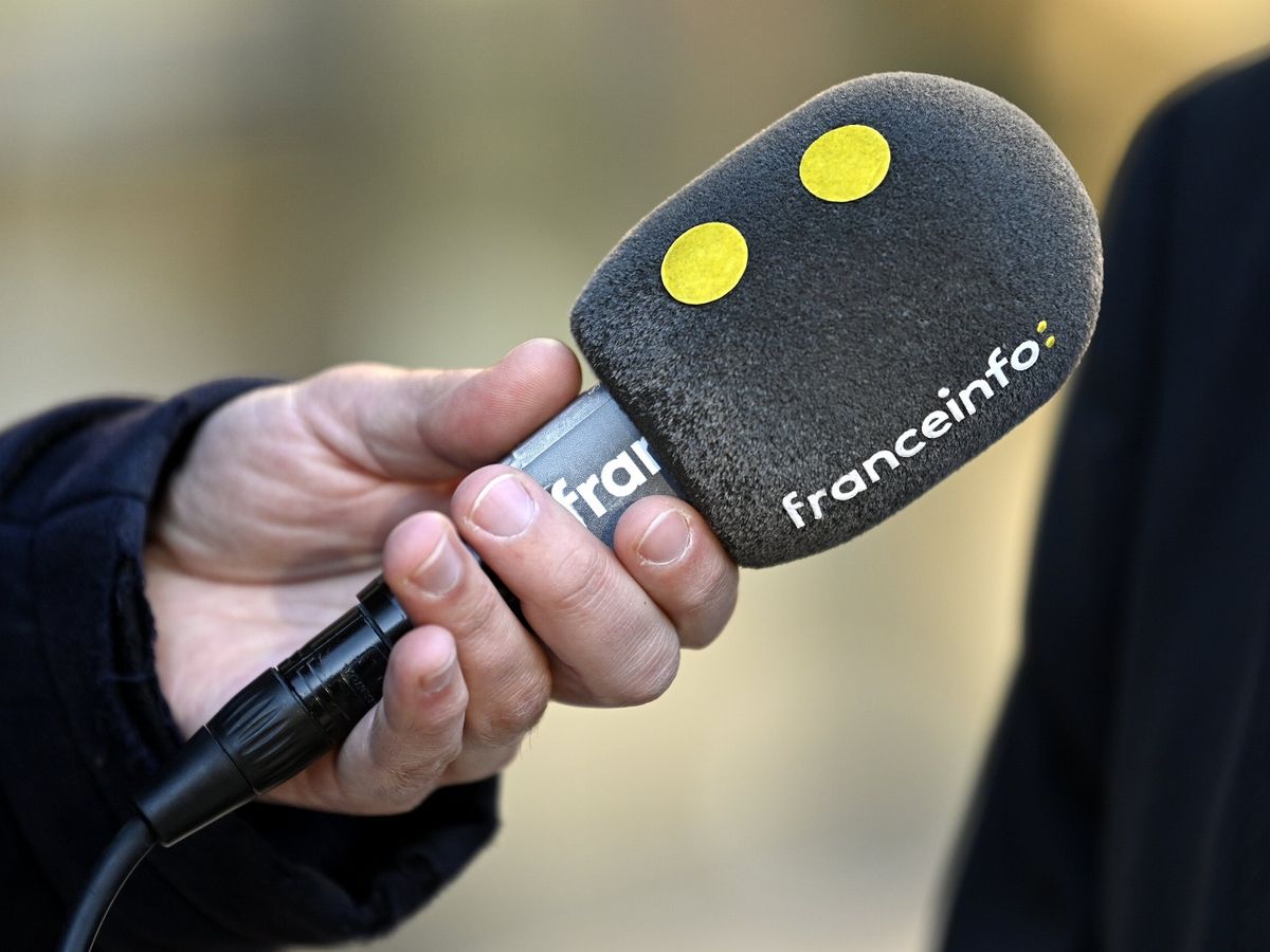 🔴Audiences radio novembre-décembre 2025 : catastrophe pour France Info qui PERD 400000 auditeurs sur un an ; la radio enregistre la plus GROSSE chute de la vague toutes radios confondues.