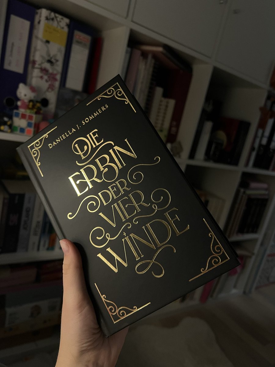 alinaslibraries's tweet photo. new read!! got this fantasy on a book fair and i'm excited for it, my aunt loved it so i'm following her recommendation :) https://t.co/XpWrPdGQan