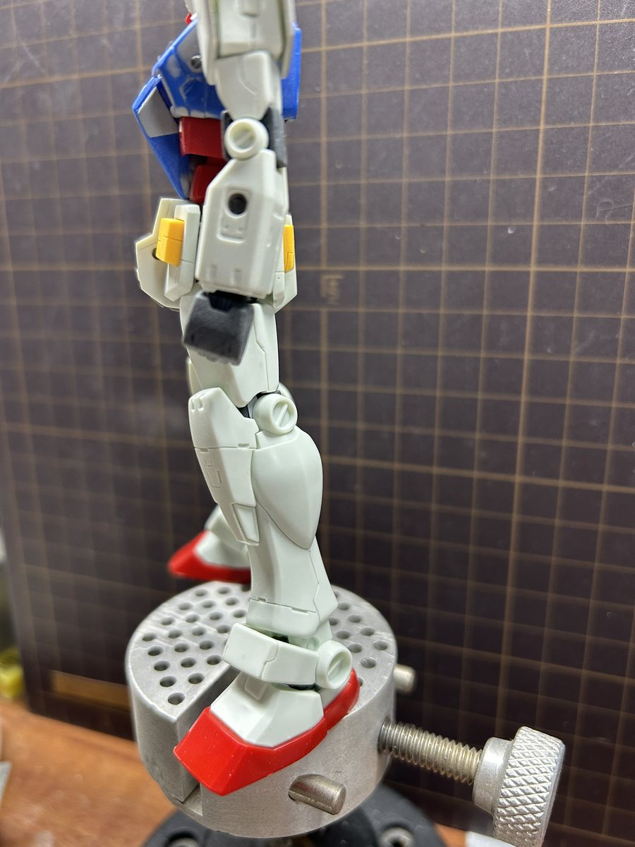 足の筋彫り追加進行中〜

今日はここまで

おやすみなさい😴💤

#ガンプラ
#エントリーグレード
#プラモデルライフ