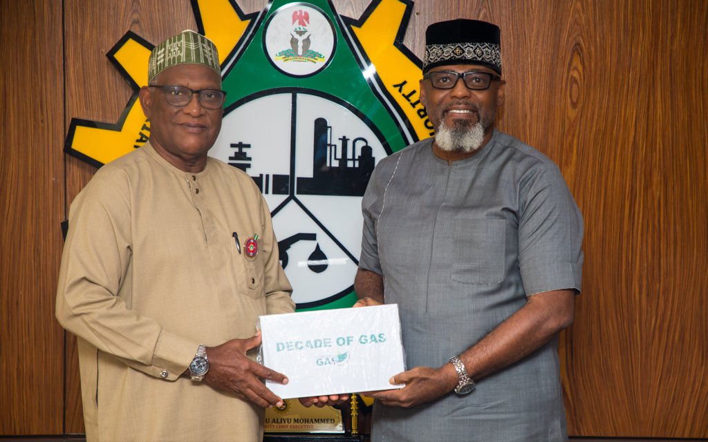 decadeofgas's tweet photo. The Decade of Gas Coordinating Director Mr Ed Ubong  recently  visited the newly appointed Authority Chief Executive(ACE) of the NMDPRA , Engineer Saidu Aliyu Mohammed. Discussions focused on continued collaboration to accelerate Nigeria Gas development during this Decade of Gas. https://t.co/kzdmYg3yHx