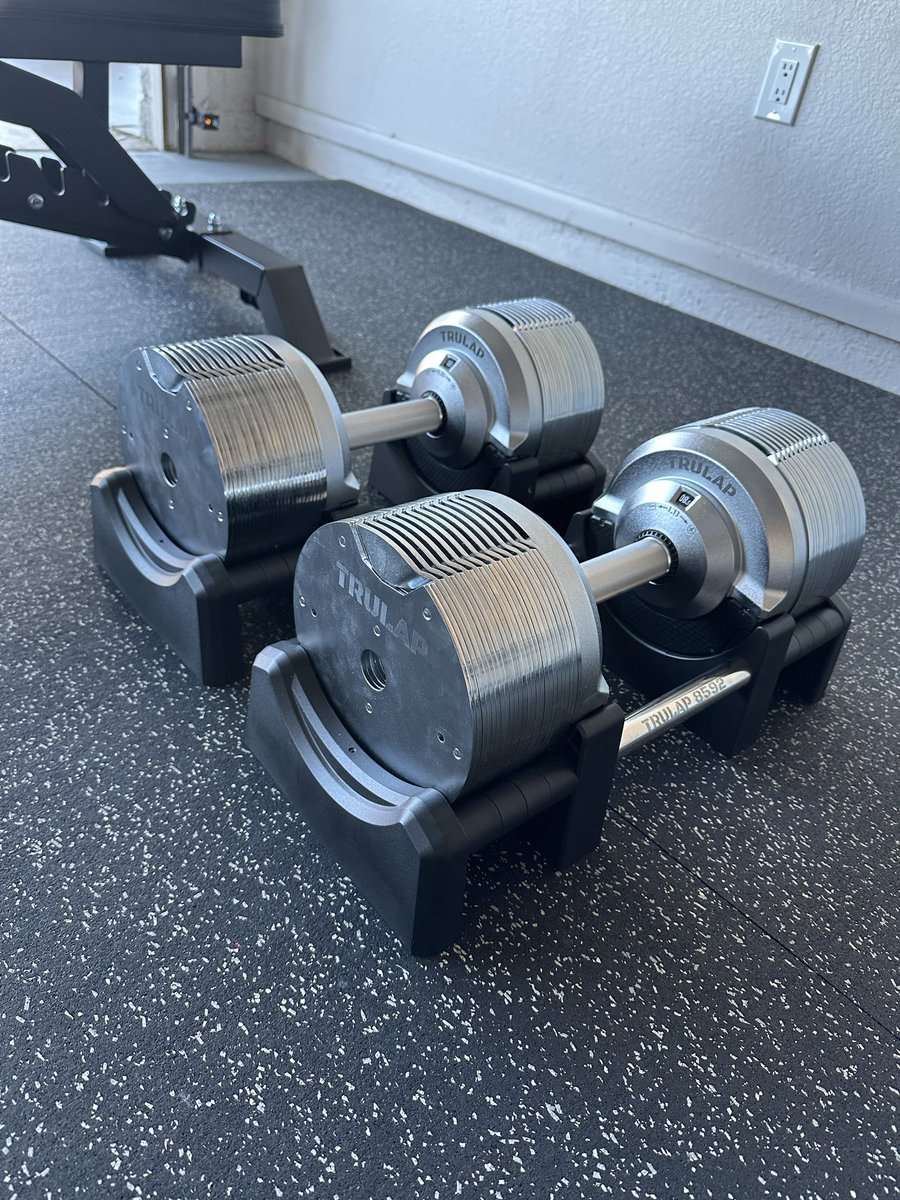 TylerWeader's tweet photo. Assembled these adjustable dumbbells this weekend. 8.5 - 92lbs with a turn of the handle. Home gym is coming along! https://t.co/E0D6Lh9L3J