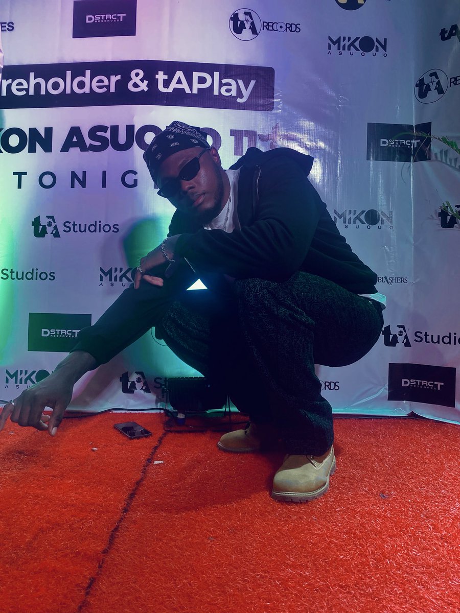 Off to a Great start 🥂

#HappyNewYear2026 #kinggizy #global #SwagBag #mikon