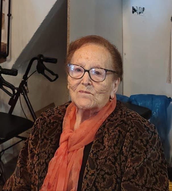 🔴 PERSONA DESAPAREGUDA a #Badalona
Busquen la Sra. Carmen, veïna del barri de Pomar, desapareguda avui a les 15 h. Porta la mateixa jaqueta que a la foto.
Té Alzheimer.

Si algú la veu, sisplau aviseu immediatament al 112.

📞 Contacte família: Simona – 689 92 99 09

Difusió