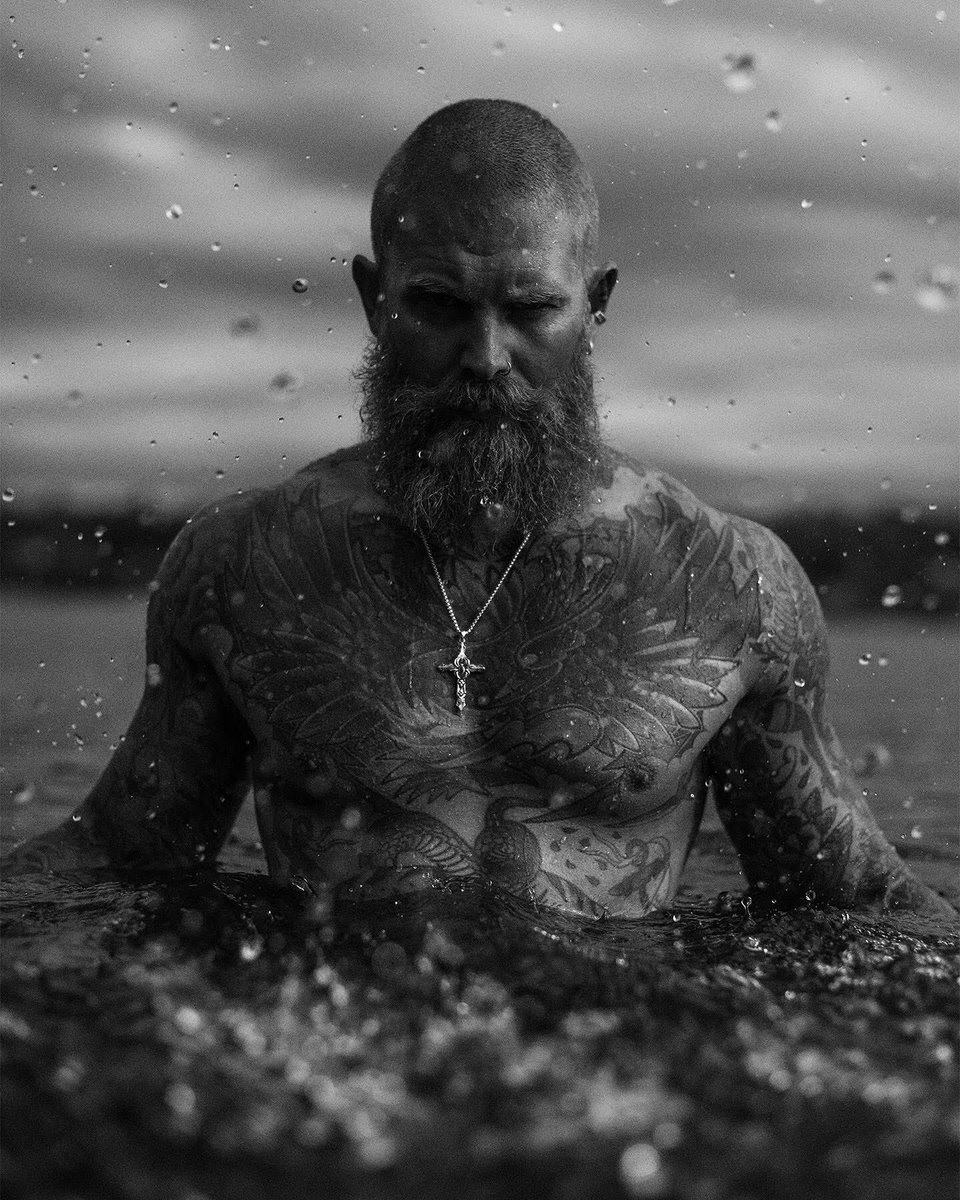 Nølān Parody| tweet media