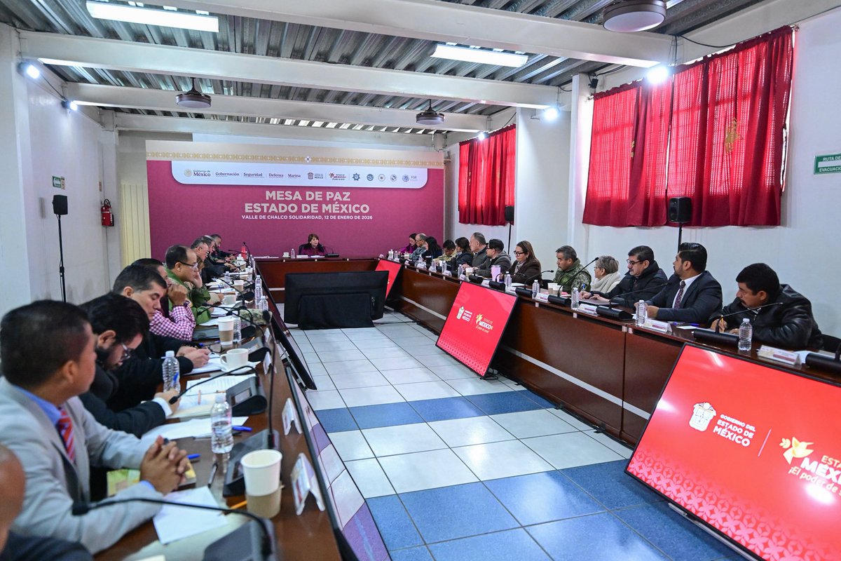 Iniciamos esta semana en #ValleDeChalco, en donde realizamos la Mesa de Paz con los 15 municipios que integran el Mando Unificado Oriente.
En la reunión, el General Alcántara, Coordinador del Mando Unificado, compartió que desde la implementación de esta estrategia, se cuenta con