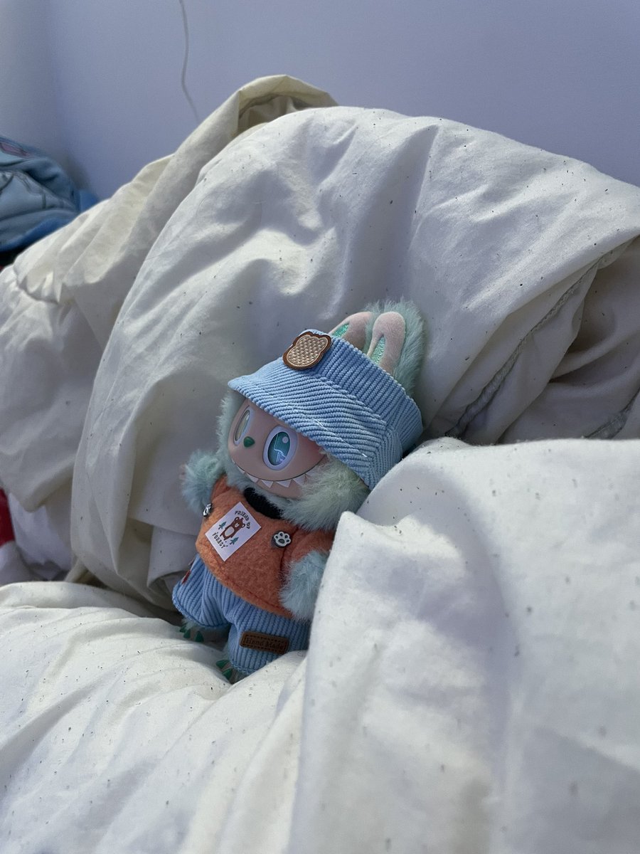 howellslester's tweet photo. Watching the Hard Launch episode with Phil (named by @djophannie) https://t.co/8MRazc4P7r