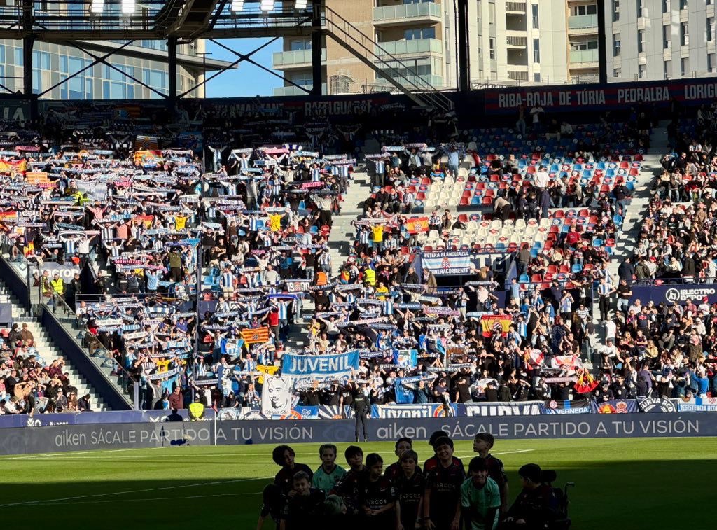 Locales de visitante.
Levante on tour.