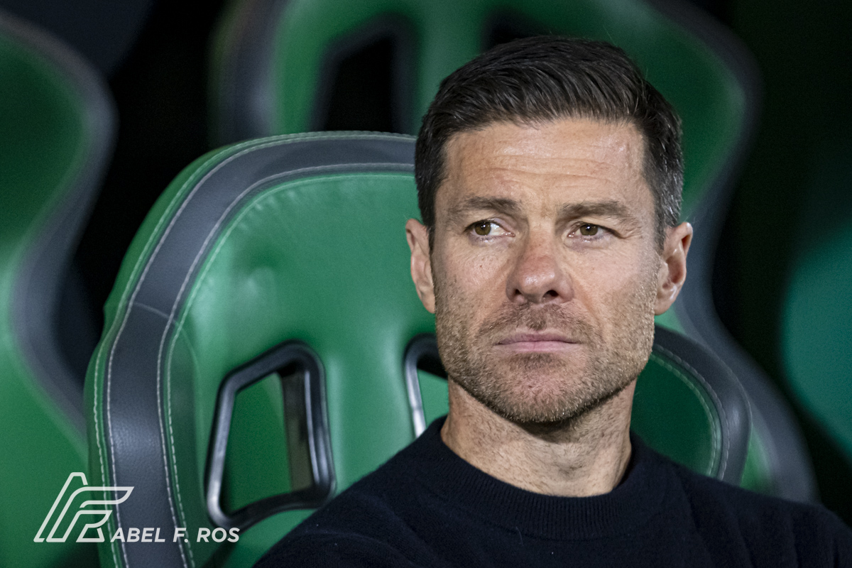 abelfros's tweet photo. ⚽️ El @realmadrid cesa a @XabiAlonso en plena digestión del resultado de la #SuperCopa, y confirma que Arbeloa será su sustituto.

#fotografiadeportiva #fotografodeportivo #fotoperiodismo #fotografiadocumental https://t.co/VPdUfScZnL