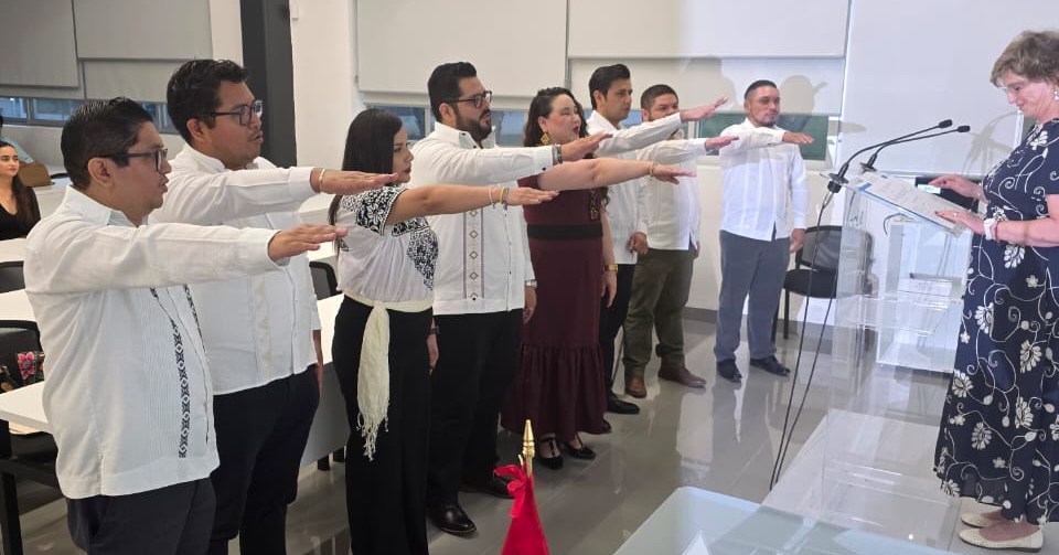 anamarykc's tweet photo. 🗓️Enero 09, 2026
 📍 Campeche, México

Muy cálido evento el de la Toma de Protesta del Capítulo Campeche! Quintana Roo, Tabasco y Yucatán estuvieron ahí para apoyar a Roberto García Lara y a todo su Comité!

Segura de que este Capítulo tendrá mucho éxito con su liderazgo. https://t.co/5ayM88PpFY