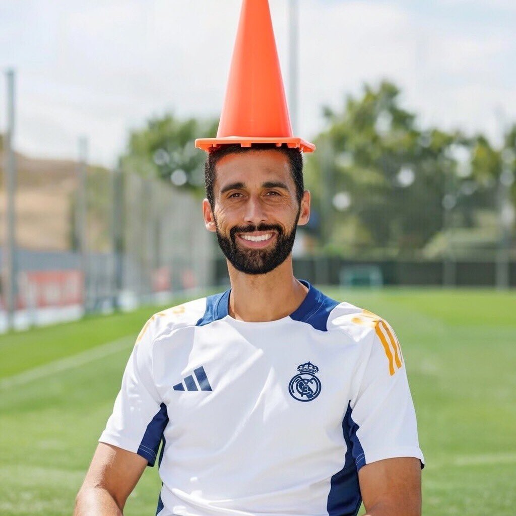 (fan) Aʟʙᴇʀᴛo tweet media