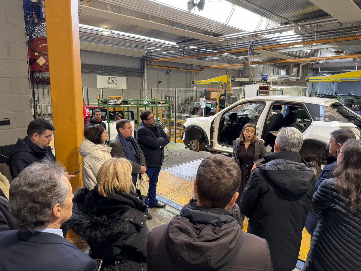CESVIMAP's tweet image. Y a continuación se ha realizado una visita a las instalaciones guiados por Mª José San José, directora de @CesviRecambios