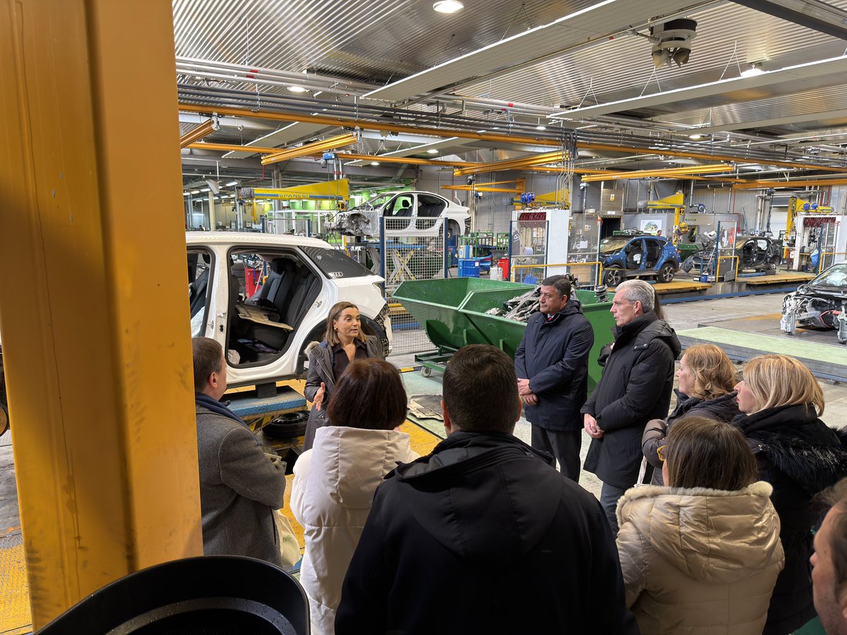 CESVIMAP's tweet image. Y a continuación se ha realizado una visita a las instalaciones guiados por Mª José San José, directora de @CesviRecambios
