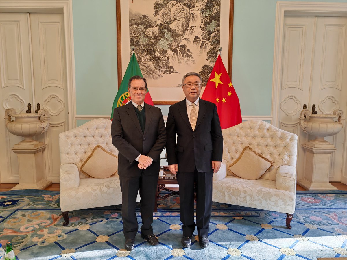 No dia 9 de Janeiro, o Embaixador da China em Portugal, Yang Yirui, reuniu-se com o Embaixador designado de Portugal na China, Manuel Cansado de Carvalho.