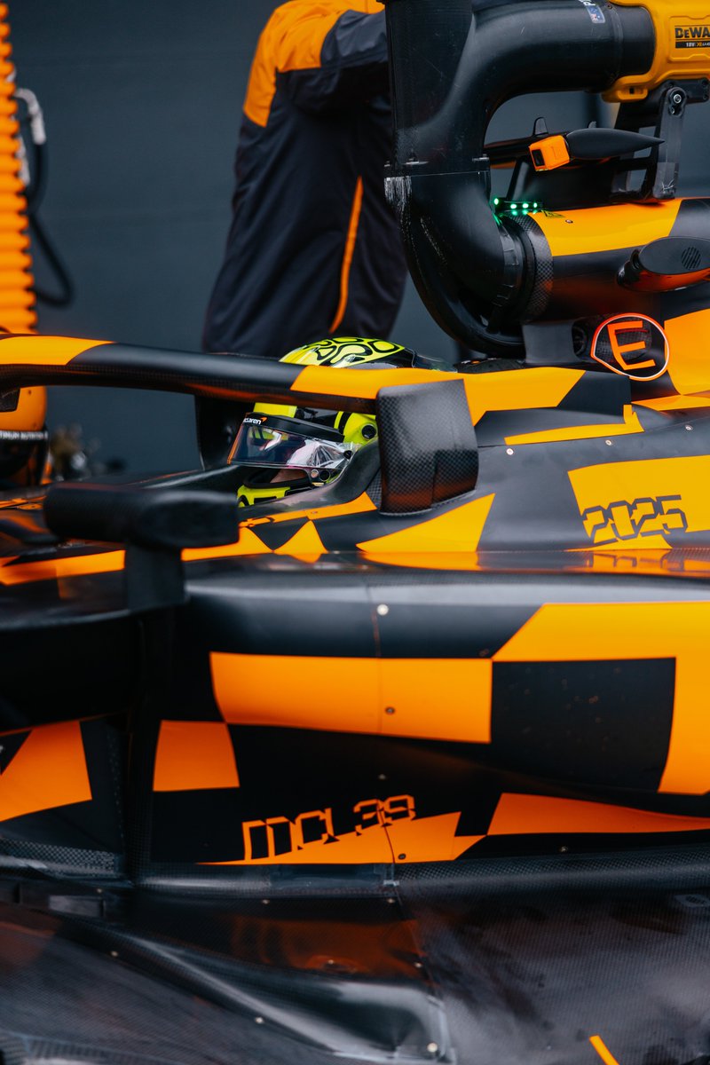 Running it back to that ’25 papaya camo livery 😮‍💨🧡