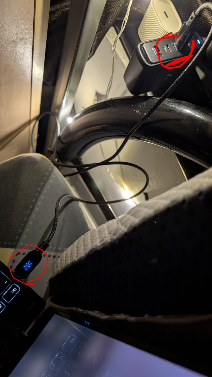 ___tanmayyy's tweet photo. @AmbraneIndia what's the point of buying a 100w charger of your brand when my 33w portronics one does the same thing https://t.co/trJnohmRtP