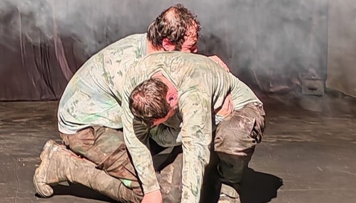 Lavean Sanat'tan İnziva Pınar Çekirge Yazdı...
tiyatronline.com/lavean-sanat-t…