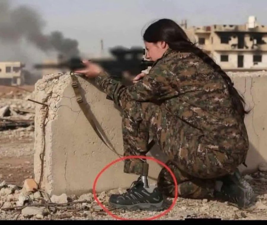 hazall0234's tweet image. Biji berxwedana ROJAVA 

Biji berxwedana QDS / YPG

#ProtectRojava