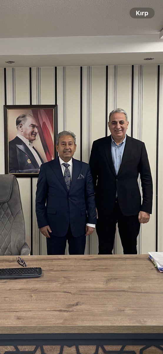 emrullahkoman's tweet photo. Ankara Büyükşehir Belediyesi ASKİ Genel Müdürlüğü Atıksu Arıtma Daire Başkanı olarak görev yapan kıymetli hemşerim Ümit Güven ULUSOY dostumu makamında ziyaret ettim. İçten Misafirperverliği ve samimi muhabbeti için kendisine ayrıca çok teşekkür ediyorum. https://t.co/Xi6ENlxZ3T