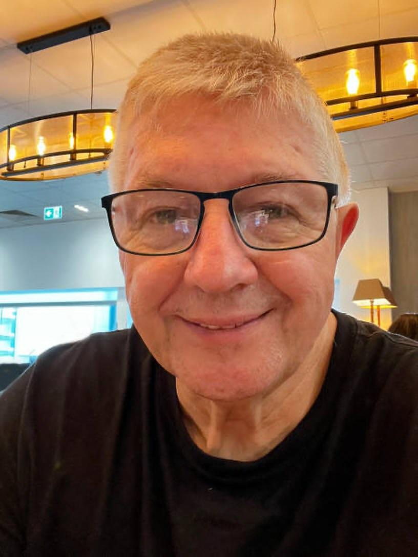 JohnBummit's tweet image. Real niggas put 4 beers on the company card and label it as "lunch" #airportbeer #charlotte #REALnigga