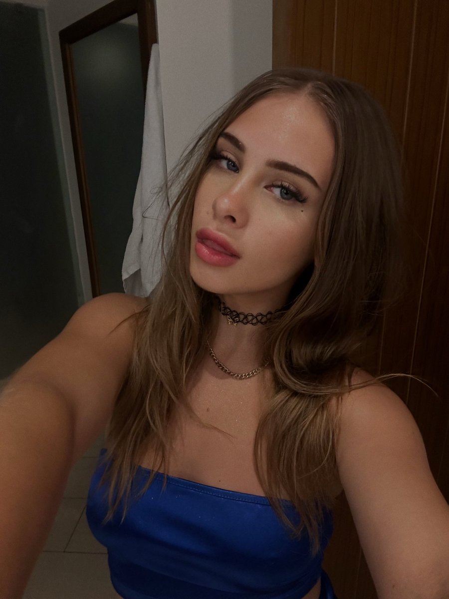 venkityyy's tweet photo. @JessAmarinx Im single btw https://t.co/k28enp4dH7