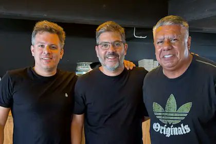 Reapareció Chiqui Tapia para sacarse una foto con funcionarios de Kicillof, inexorablemente los caminos más oscuros siempre conducen al kirchnerismo.