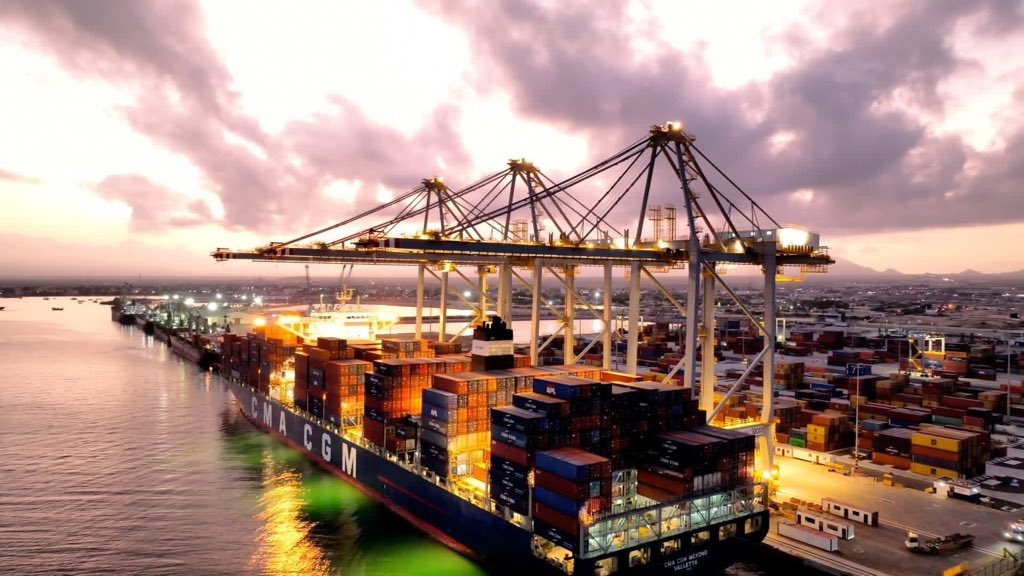 waaniye01's tweet photo. #Berbera port Somaliland https://t.co/PTKbWUCljt