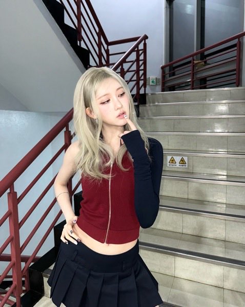 𝐟𝐨𝐥𝐤 | 𝐫𝐞𝐯𝐈𝐕𝐄+ 𑣿 tweet media