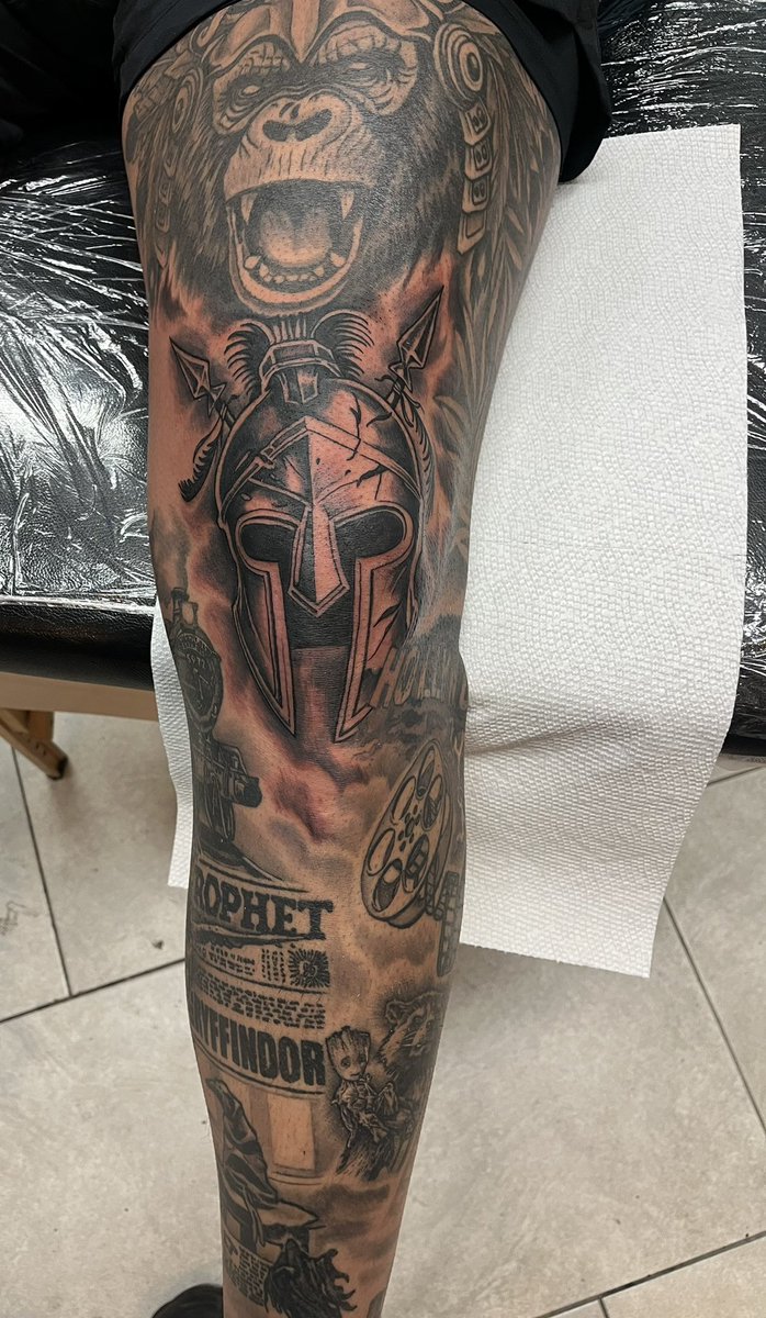 imparkerknapp's tweet photo. @NICKMERCS check these out, you’re a POTter head &amp; figured you’d appreciate the spartan helmet https://t.co/bzeG4eRHO3