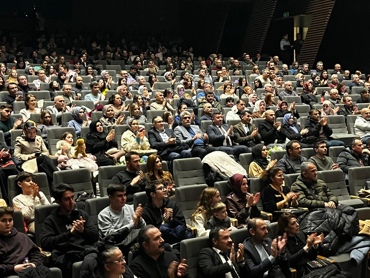 🎶 “Bir Ezgi İki Yürek” Konseri Isparta’da Gerçekleşti

📌 Isparta Süleyman Demirel Fen Lisesi Gençlik Korosu ile Balıkesir Kepsut 125. Yıl Yatılı Bölge Ortaokulu “Hayatın Ritmini Yakala” ritim grubu tarafından ortaklaşa düzenlenen “Bir Ezgi İki Yürek” Türk Halk Müziği Konseri,