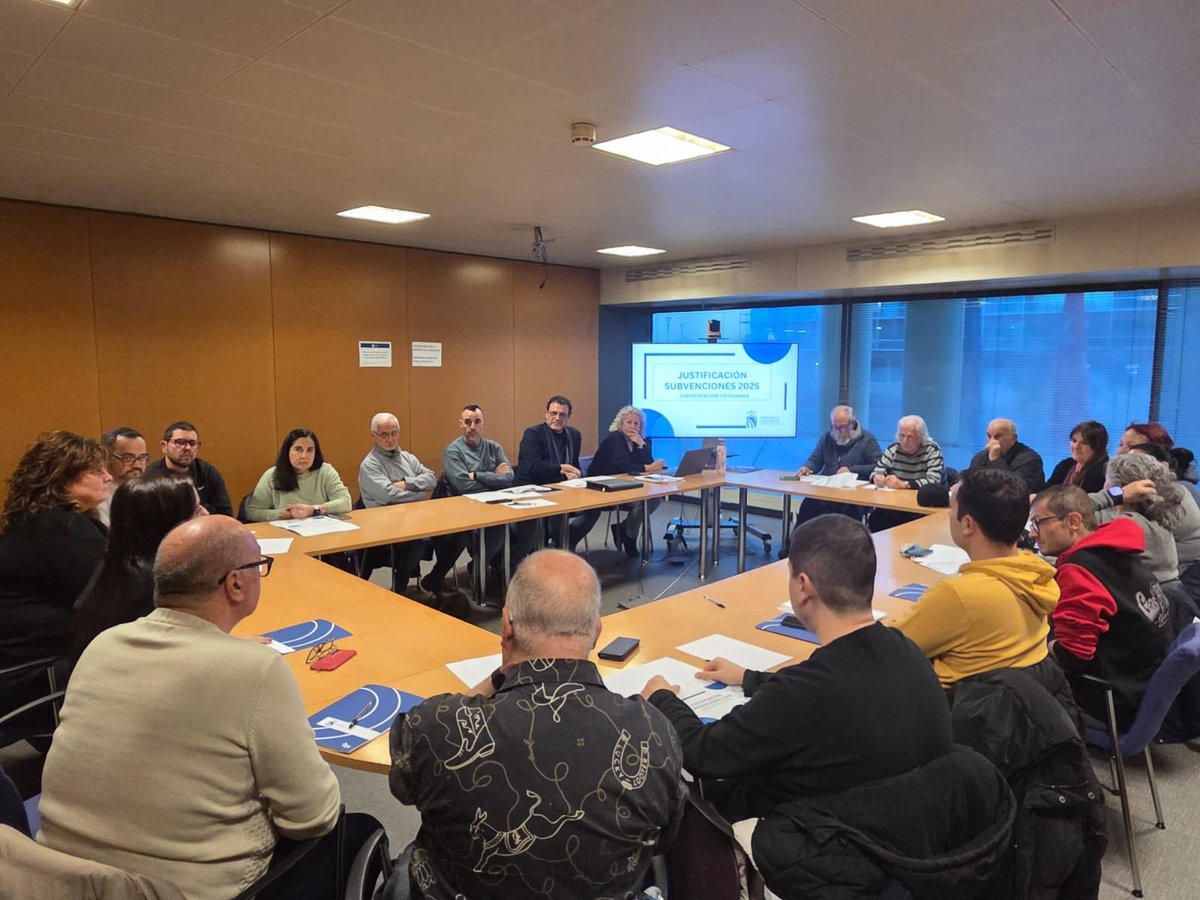 📢 Reunión con Asociaciones de Participación Ciudadana
Esta tarde hemos mantenido un encuentro con las asociaciones de participación ciudadana de Fuenlabrada para dialogar sobre sus proyectos y seguir construyendo juntos una ciudad más abierta, inclusiva y participativa. 🤝✨