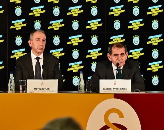 hizlikedi's tweet photo. Forma dediniz aldık, osimhen'in kutusu dediniz aldık, soğukta stada geldik yağmurluk diye poşeti reva gördünüz.

Daha fazla o koltuğu kirletmeyin! #ÖzbekYönetimiDurmasın https://t.co/MfaBDw54Pj