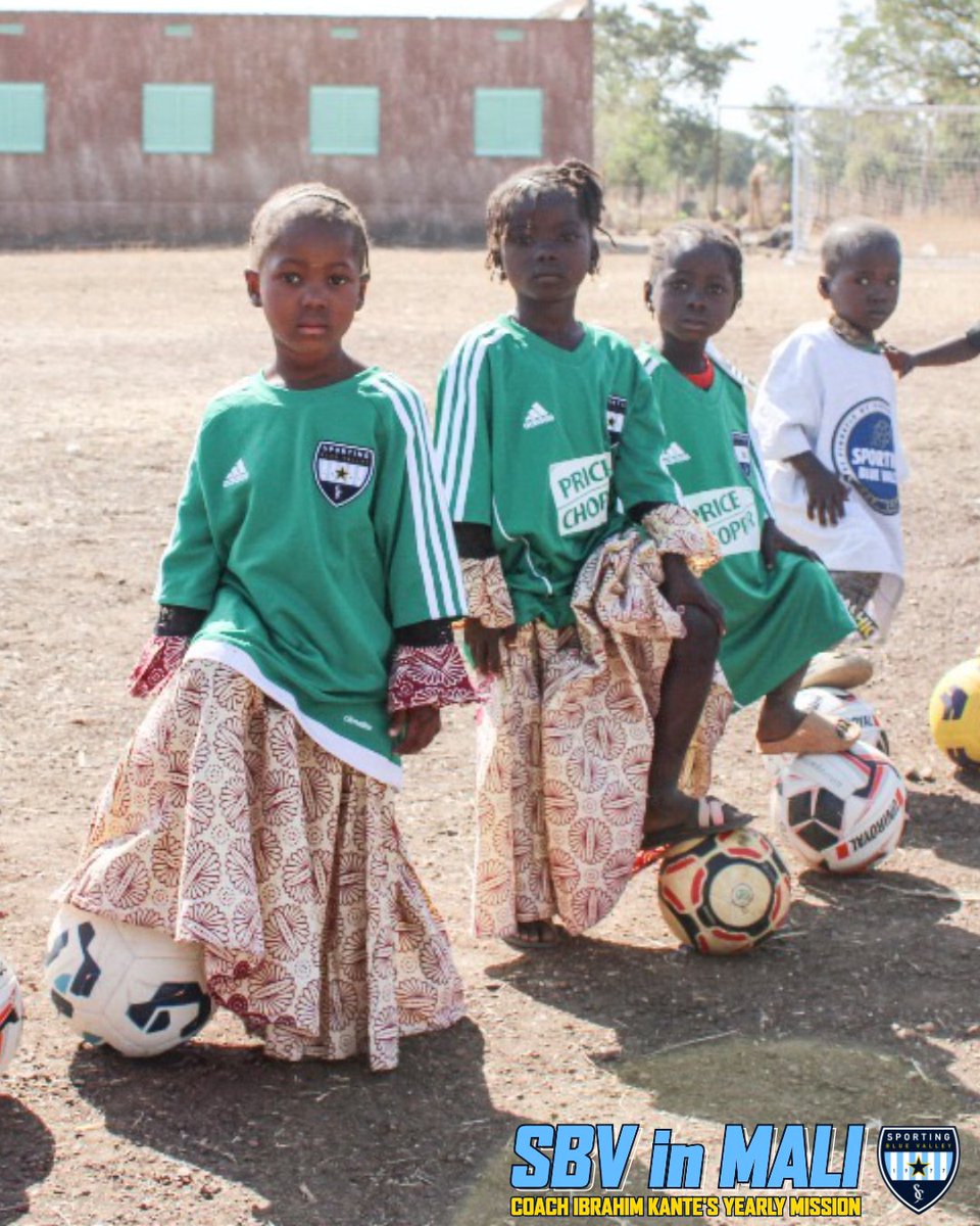 SPORTINGBV's tweet image. SBV coach Ibrahim Kante made an impact across the world this winter, when he delivered soccer apparel, soccer goals, and equipment to kids in his home country of Mali, Africa. 💙💛

He also worked with the locals to feed, teach, and give back to the community.

We're so proud to…