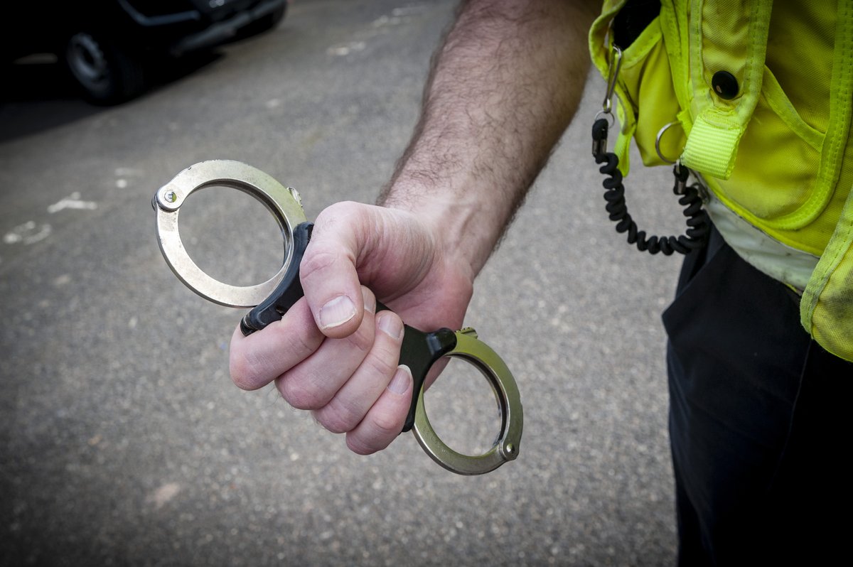 Real terms pay cuts of 21% since 2010 have left Police Officers struggling to afford food, rent &amp; heating whilst facing unprecedented violence. Government stats show 39,099 assaults on colleagues last year - of these (16,690) saw officers injured gov.uk/government/sta…