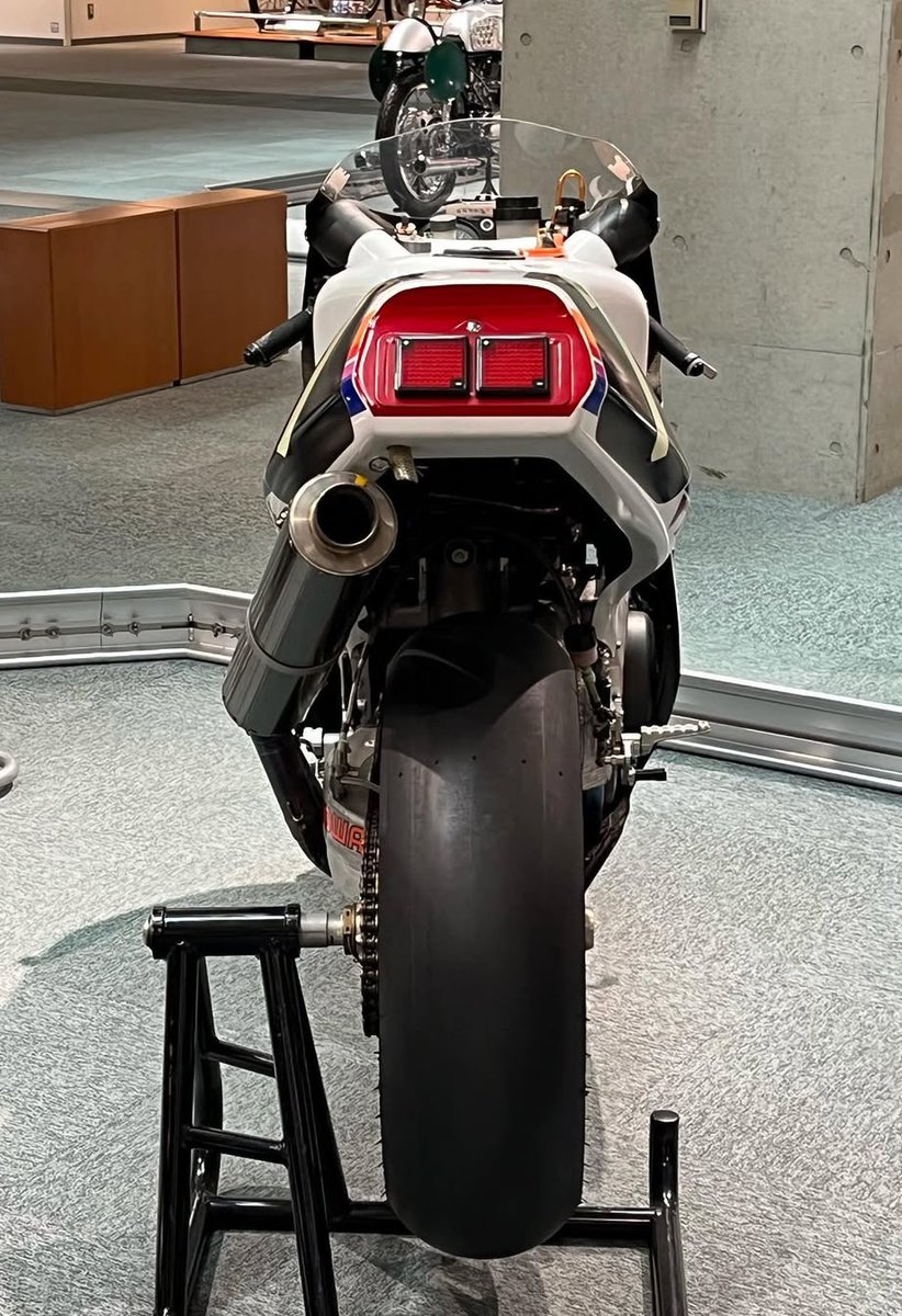 SergietoGM's tweet photo. Honda rvf750 Lawson Tsujimoto 1993. https://t.co/SFzzs1DILi