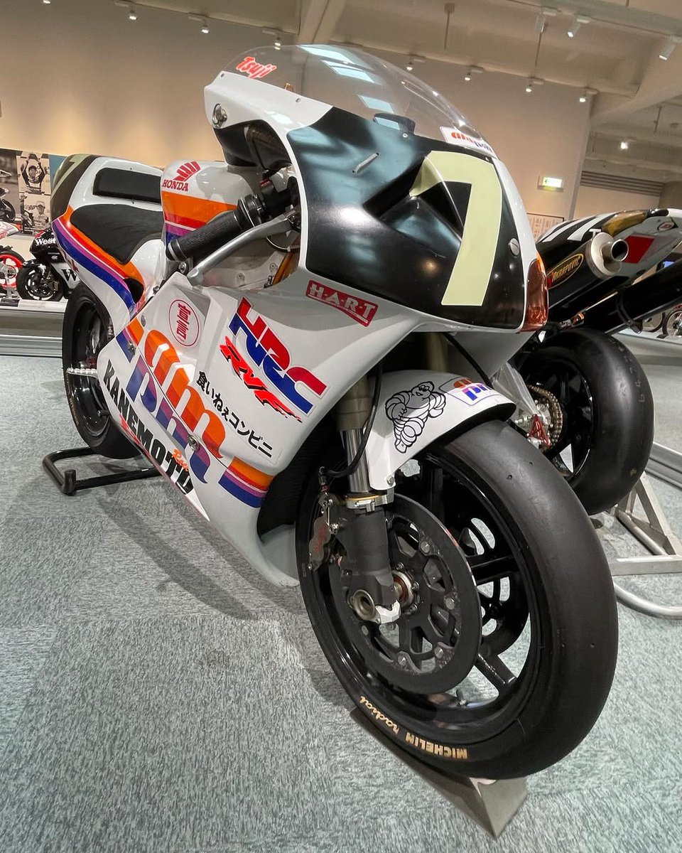 SergietoGM's tweet photo. Honda rvf750 Lawson Tsujimoto 1993. https://t.co/SFzzs1DILi
