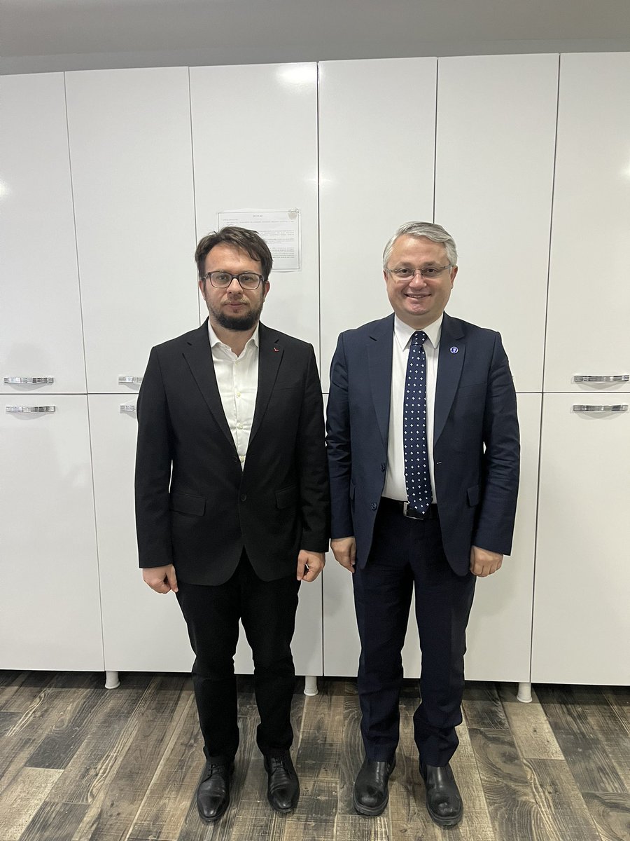 aziziok's tweet photo. Bugün, ofisimizi vergi baş müfettişi Abdullah DEMİRARSLAN ziyaret etti. Ziyaretlerinden,  sıcak ve samimi sohbetlerinden dolayı teşekkür eder, çalışmalarında kolaylıklar dilerim. https://t.co/YqVxigYQ9F