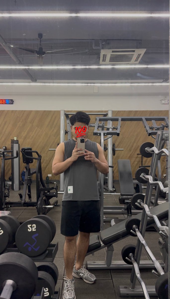 icarus_alter's tweet photo. Late night workout https://t.co/vN6ZnWhuCM