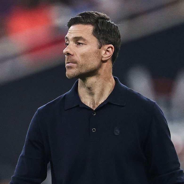 أرقام تشابي ألونسو مع ريال مدريد: - 22 انتصاراً - 4 تعادلات - 5 هزائم 