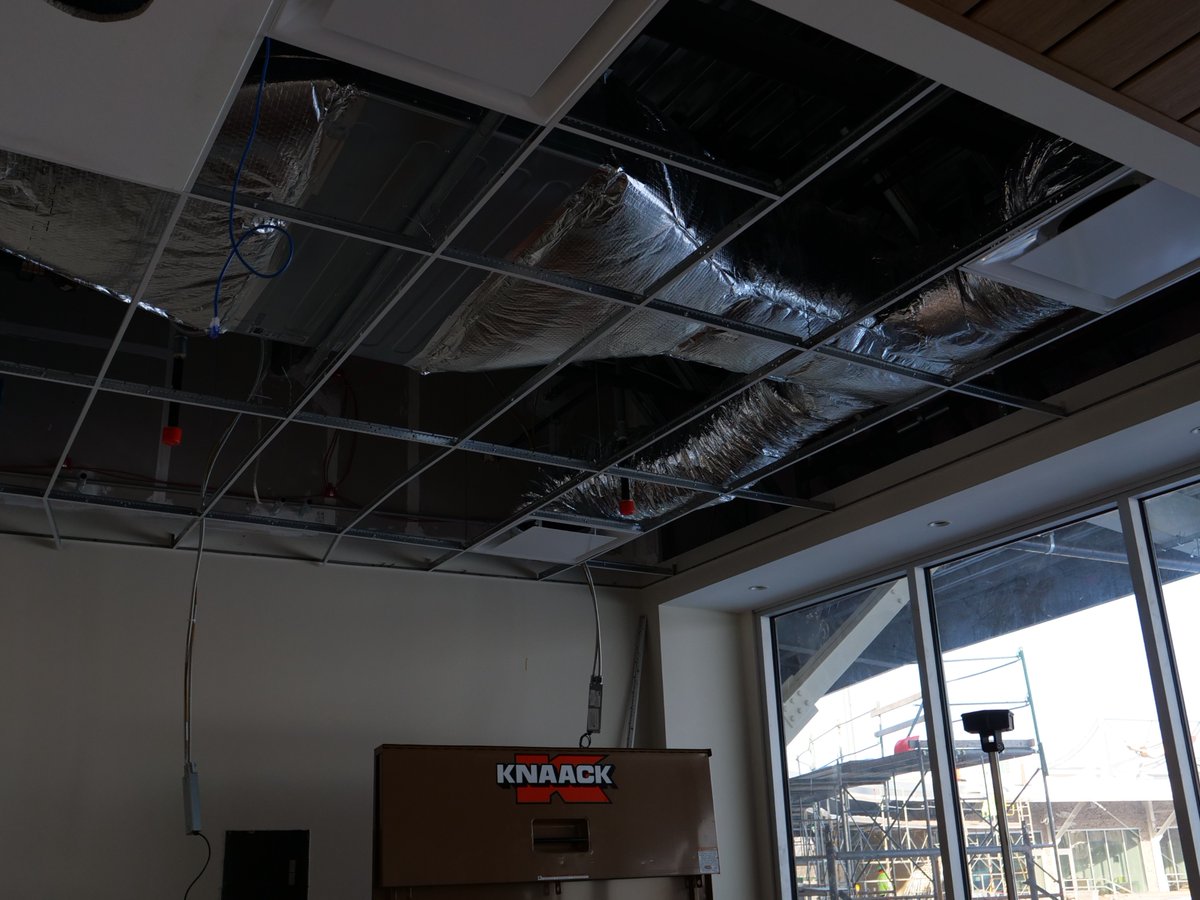 SBCubs's tweet photo. Duct. Duct. HEAT!
#UnderCubstruction https://t.co/5QtcrhkYRQ