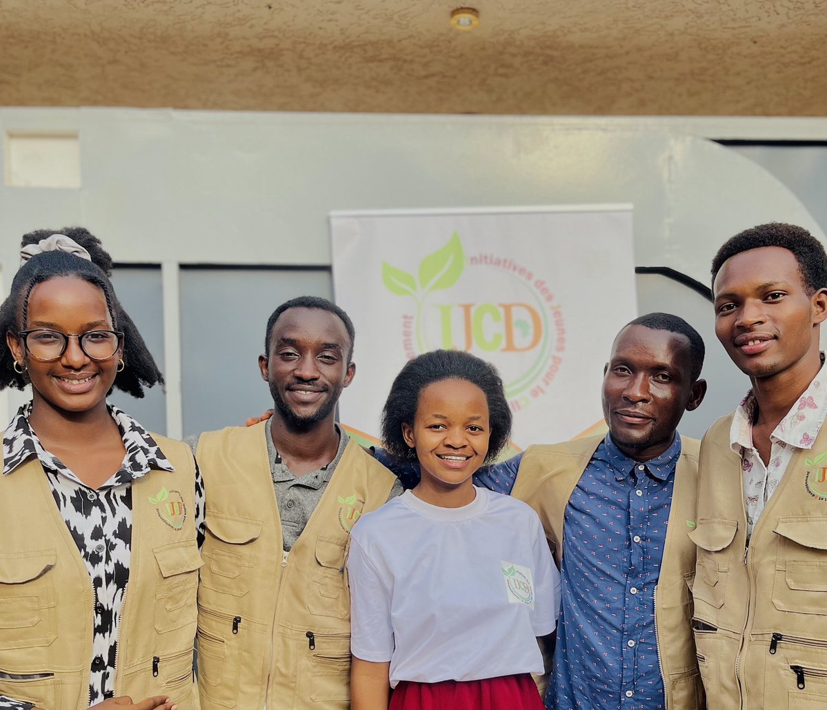 À l’IJCD, nous croyons que la jeunesse n’est pas l’avenir du climat : elle en est le présent.
Chaque action que nous menons transforme les idées des jeunes en engagements concrets pour un Burundi plus juste, résilient et durable.
Après la LCOY 2025, il est temps d’aller plus